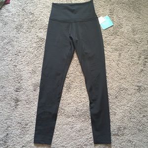 Beyond Yoga compression fit leggings Small